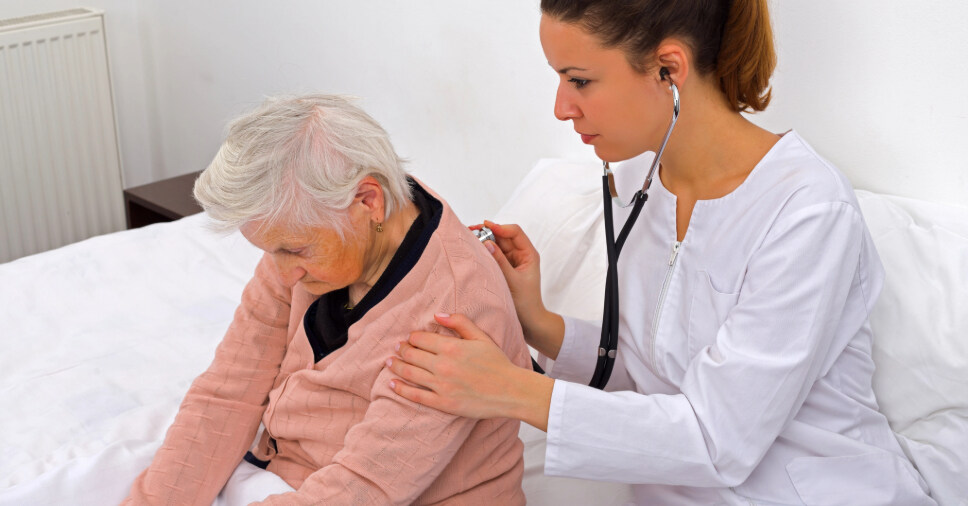 Pneumonia em idosos: sintomas, causas e tratamento